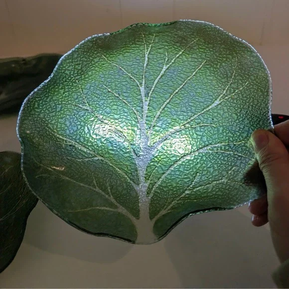 Set of 4 Vintage Green Glass Cabbage Leaf Shaped Serving Dishes Appetizer Plates - Picture 6 of 16